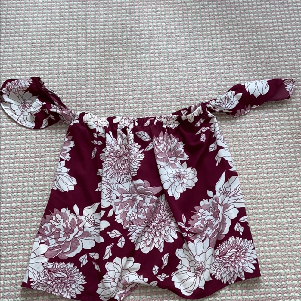 Maroon flower print off the shoulder top w sleeves